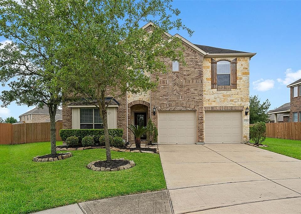 1st image of 17303 Sandalisle Ln