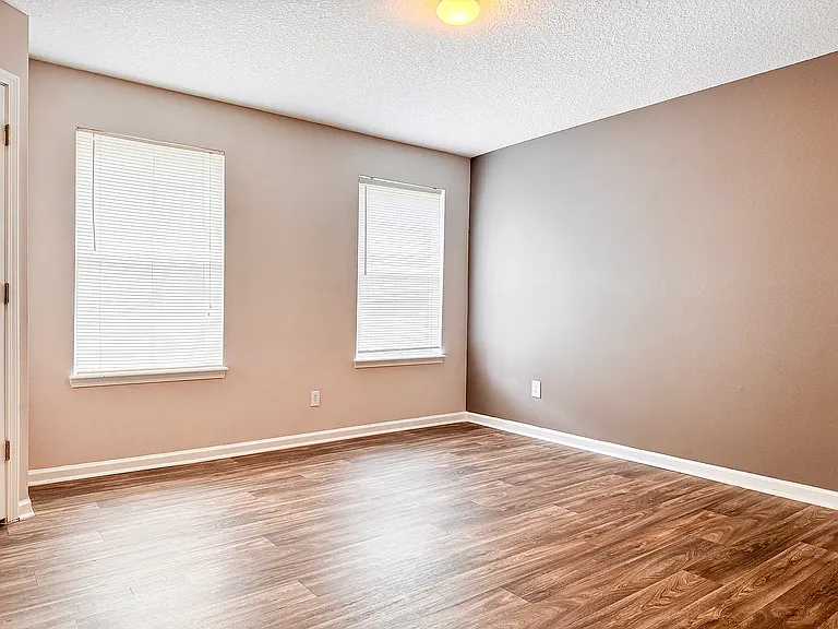 518 Scrub Jay Dr — Photo 4
