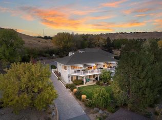 7575 Shadow Ln, Sparks, NV 89434