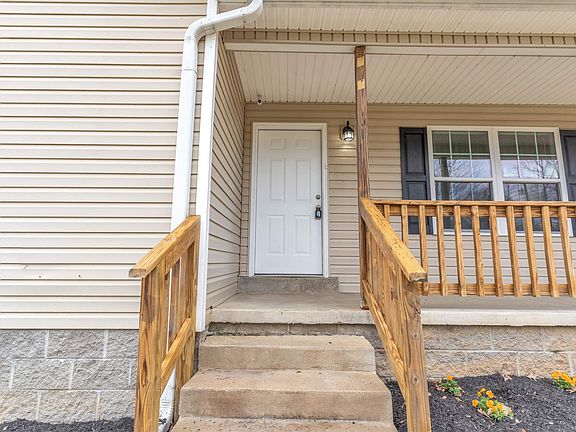 3rd image of 165 Gilliam Ln