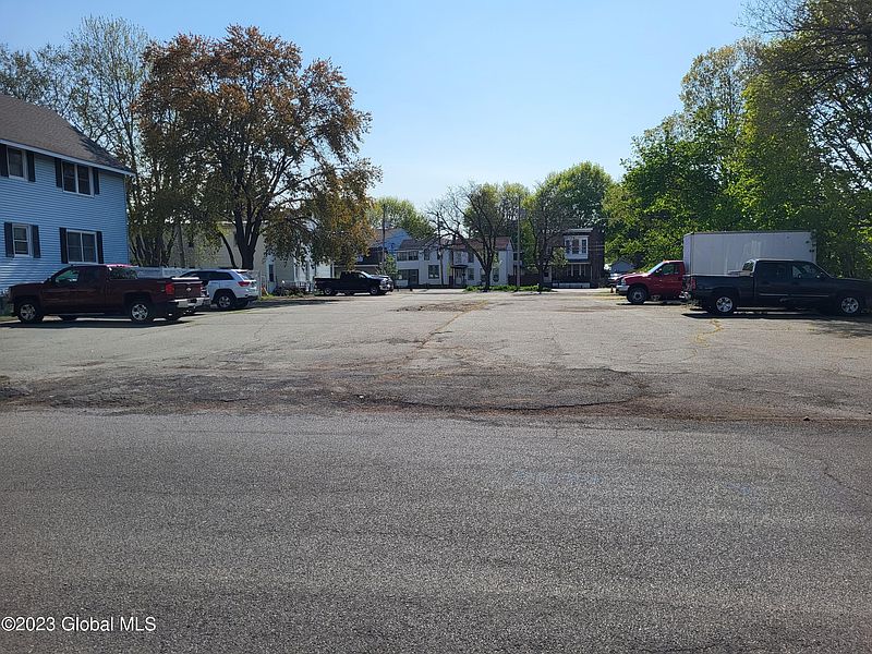 5th image of 423 3rd Avenue