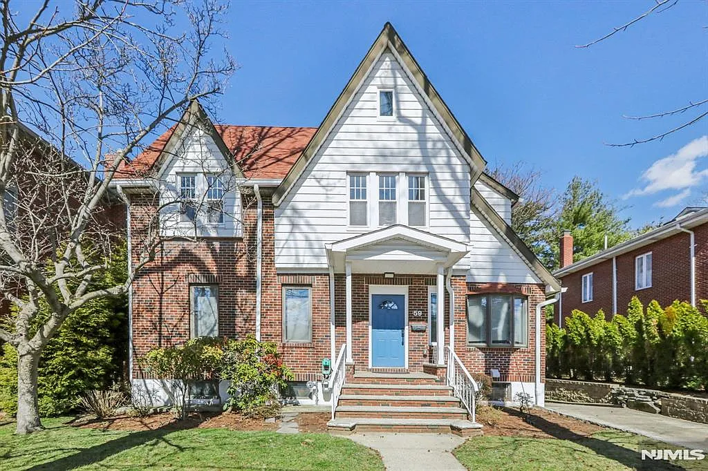 59 Virginia Ave photo 1