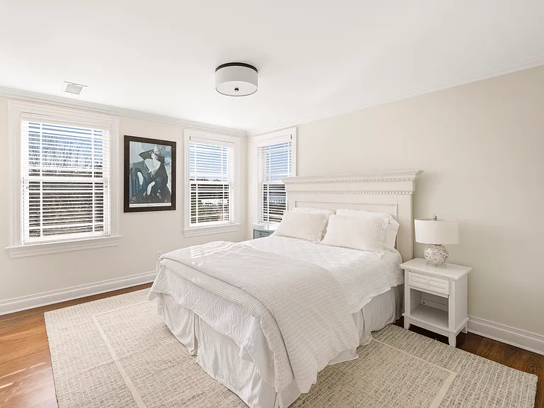 351 Kings Point Rd — Photo 15