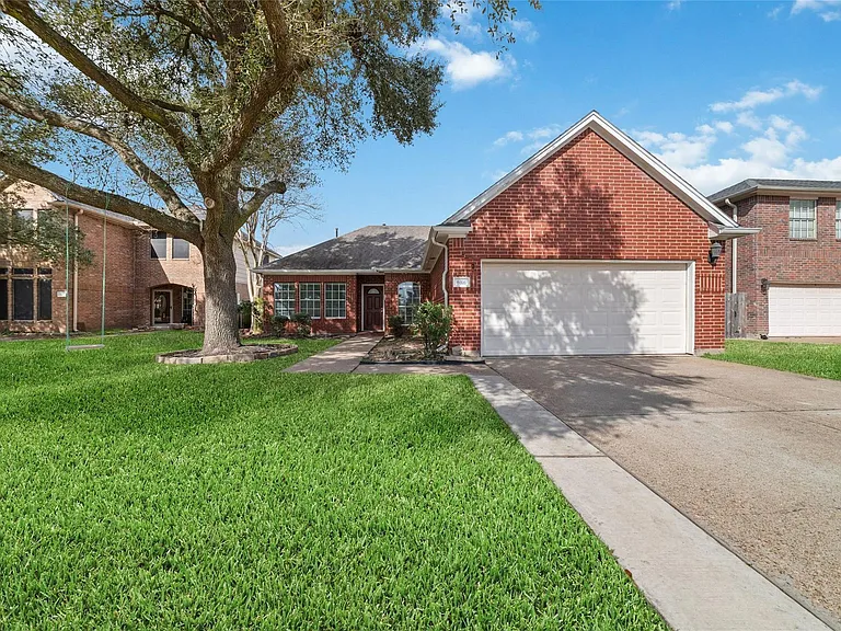 6315 Laurel Run — Photo 1