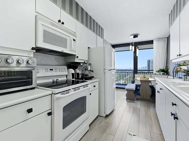 3400 N Ocean Dr #1207 — Photo 8