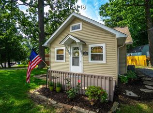 624 S Lakeview Dr, Lowell, IN 46356