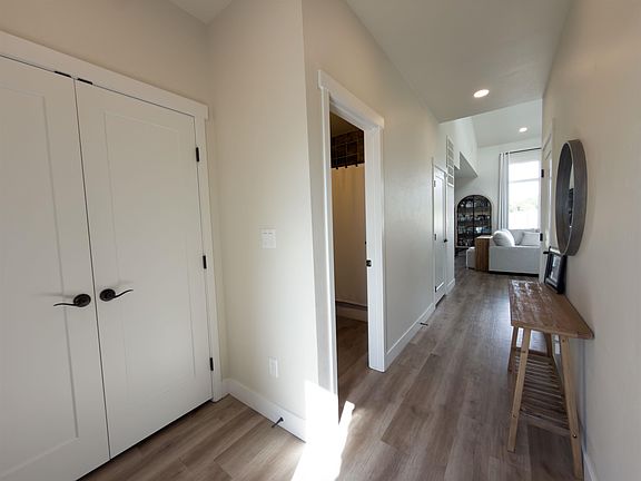 4th image of 473 Catalina Ct