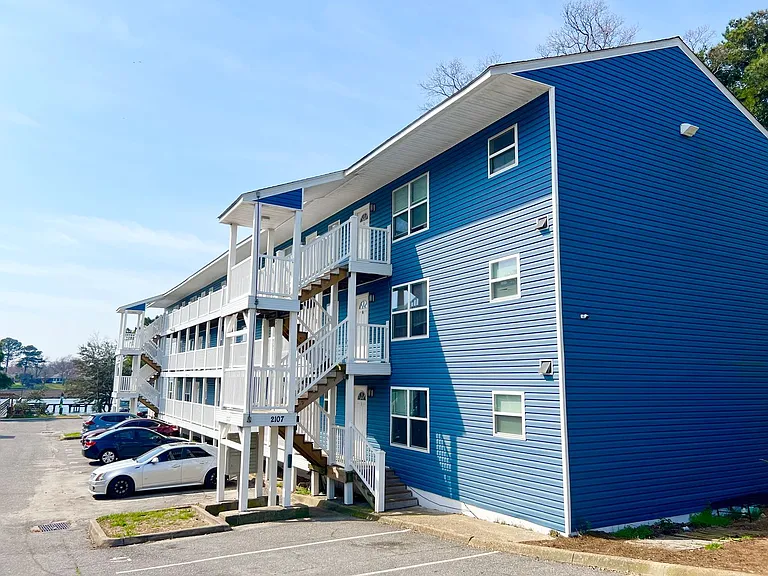Pelican Dock Apartments — Photo 71