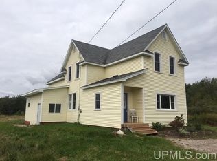 186 Town Line Rd, Skandia, MI 49885