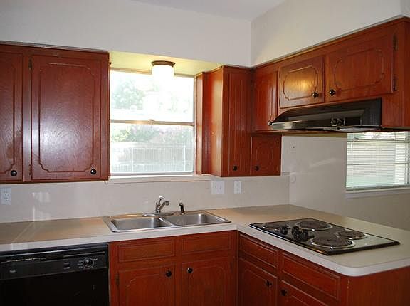 3rd image of 7505 Terry Ct