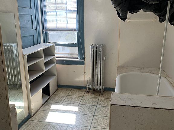4th image of 148 King St Floor 3