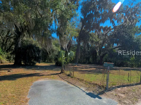 1405 Ribaut Rd, Pt Royal, SC 29935