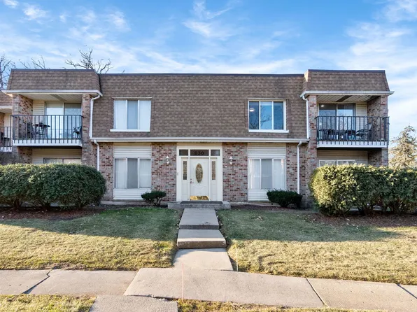 830 Sandra Dr APT 4C, University Park, IL 60484