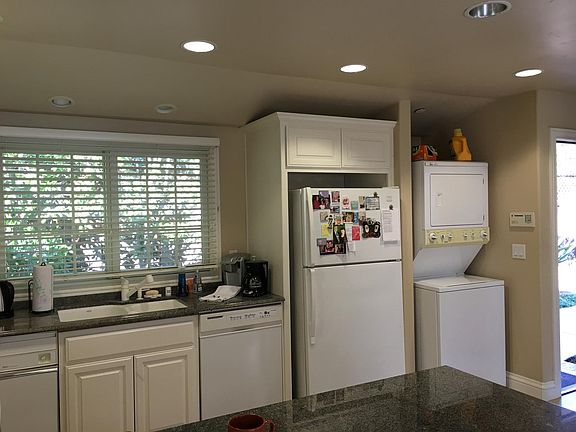5th image of 837 Laverne Way