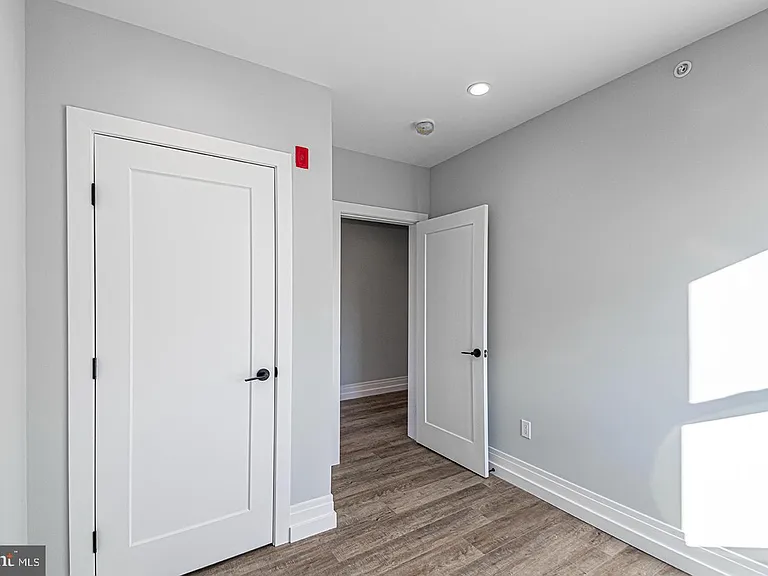 526 Brown St #206 — Photo 18