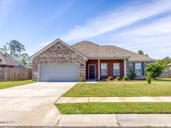 2004 Tammy St, Ocean Springs, MS 39564