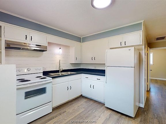 5th image of 16567 Fm 2154 Rd APT 6