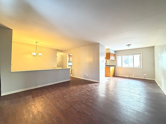 5th image of 450 E Mulberry Ct