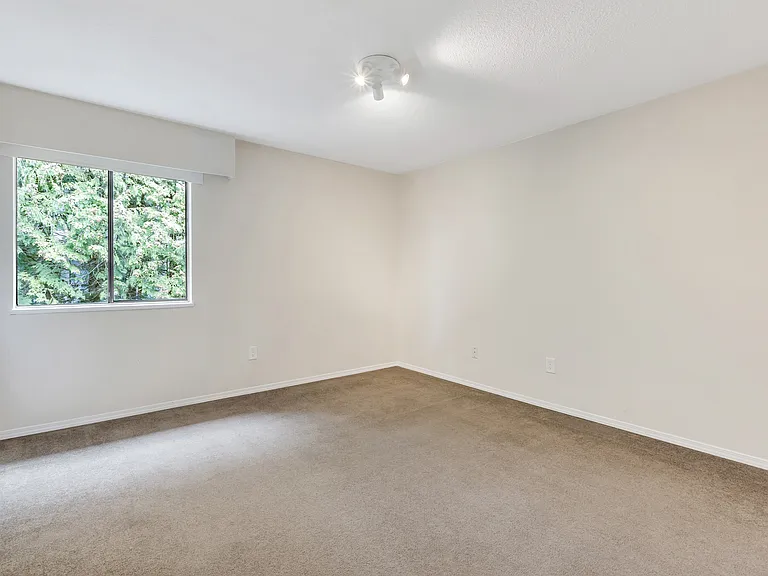 549 Dansey Ave #121 — Photo 24
