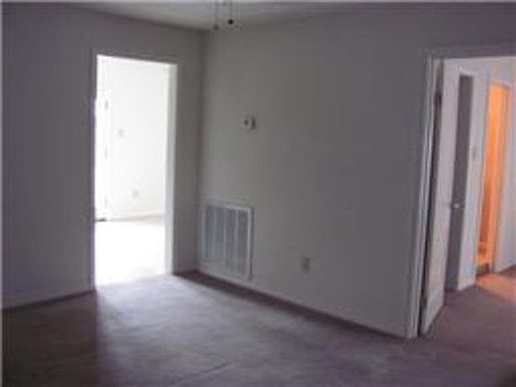 3rd image of 1525 3rd Ave N