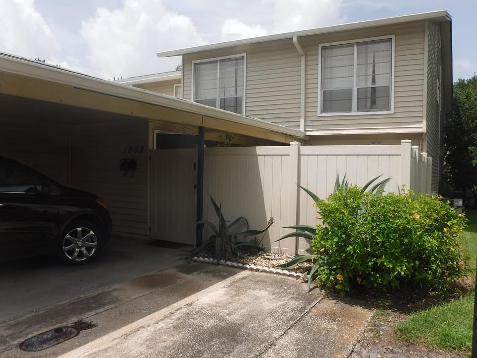 2br 1.5 ba townhouse , corner unit with 1 covered parking, 1 designated parking and guest parking