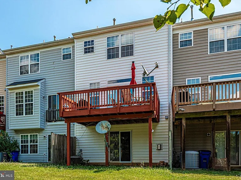 124 Cavenrock Ct — Photo 41
