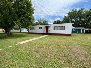 125 E Avenue C, Mount Hope, KS 67108