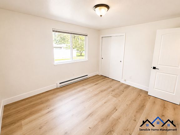 4th image of 108 Candlewyck Dr W
