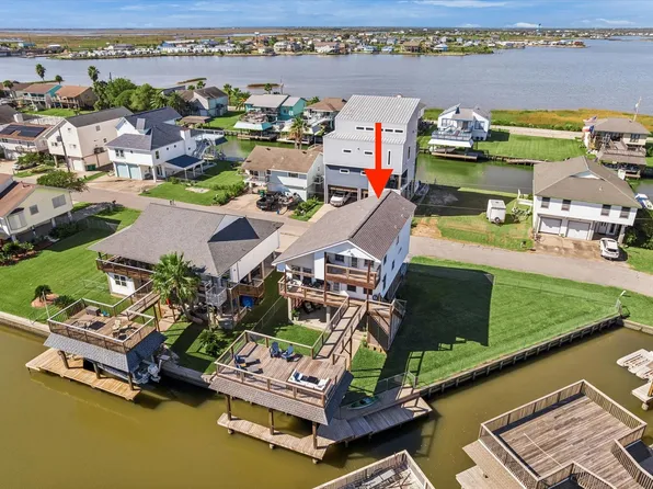 22 N Flamingo St, La Marque, TX 77568