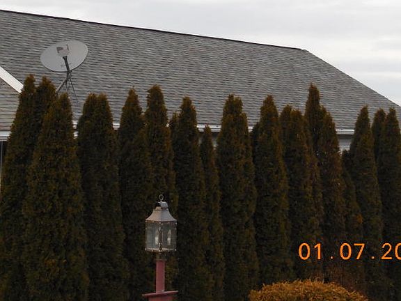 3rd image of 325 Beech St