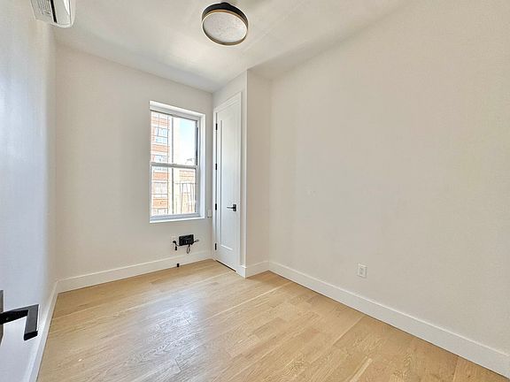 3rd image of 72 Greenpoint Ave APT 3