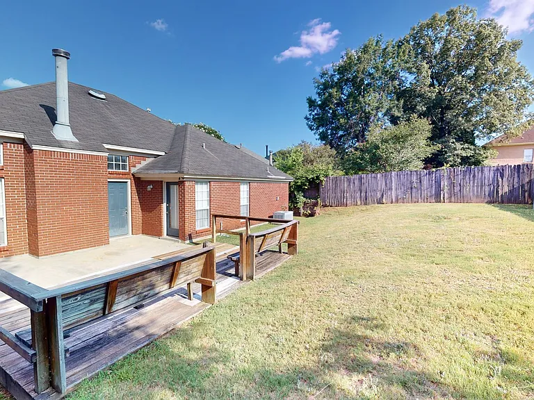 860 Autumn Ridge Rd — Photo 23