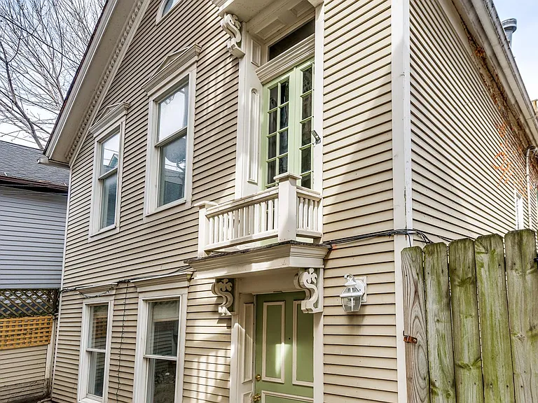 236 W Willow St #CH — Photo 1
