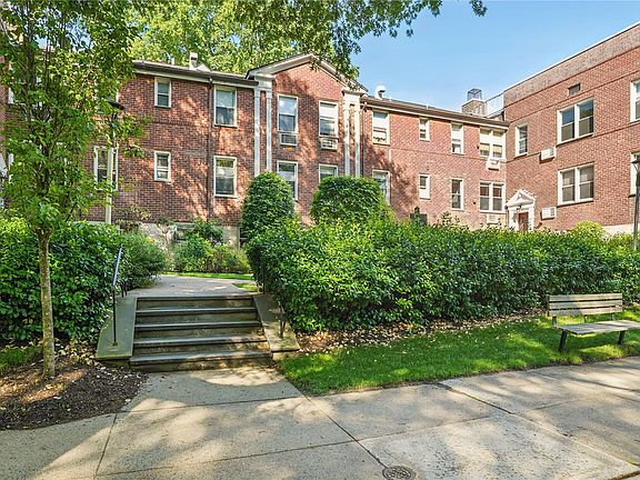 3rd image of 320 Palmer Terrace #2B