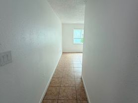 2148 Dora St, Fort Myers, FL