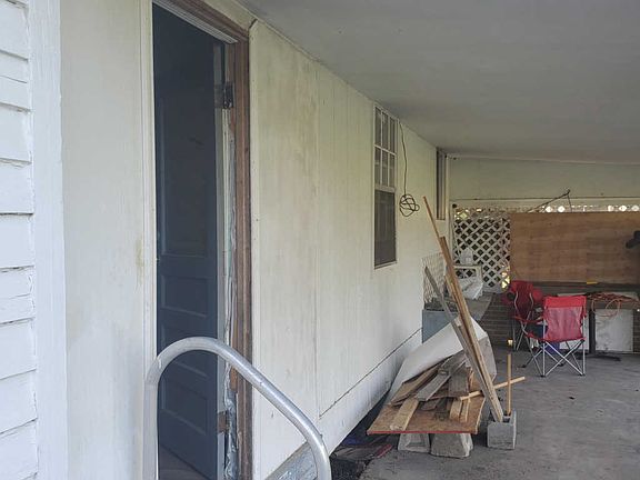 4th image of 1067 Henderson Hwy
