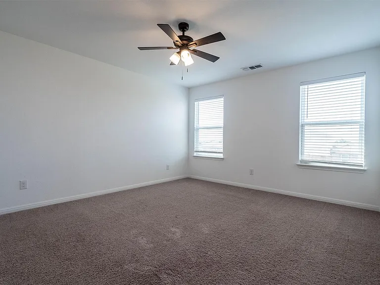 128 Maywood Ln — Photo 10