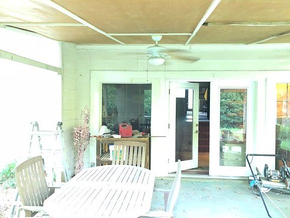 4th image of 218 W Cooper Ave