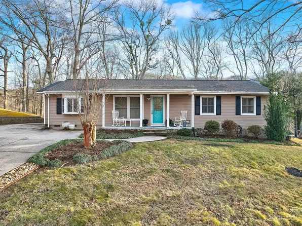 100 Aycock St, Black Mountain, NC 28711