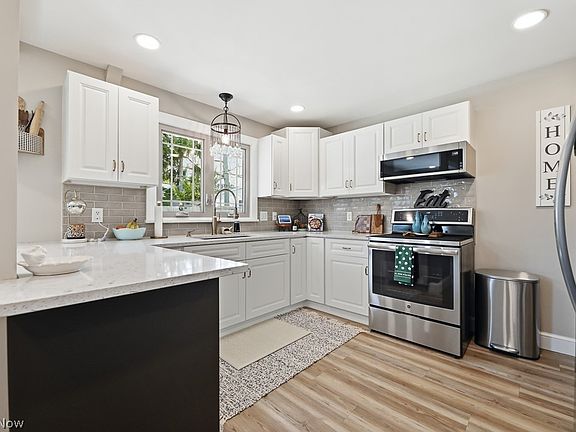 5th image of 2625 Belleflower Dr