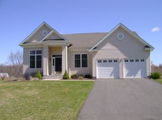 16 Timothy Ln, Bloomfield, CT 06002