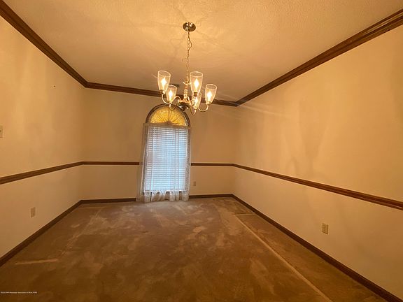 3rd image of 1527 Oakleigh Dr