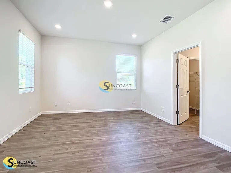 585 Marion Oaks Pass — Photo 32