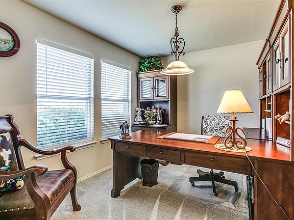 5th image of 1053 Silver Spur Ln