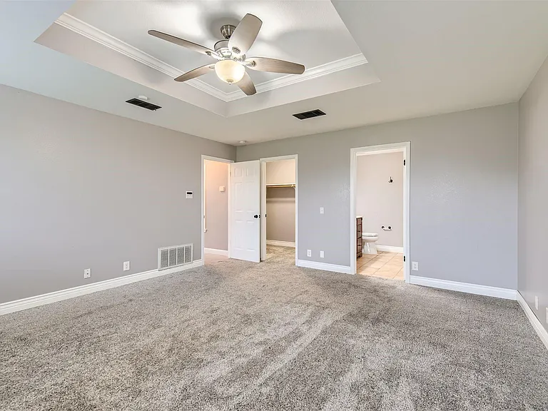 1803 Lloydminister Way — Photo 15