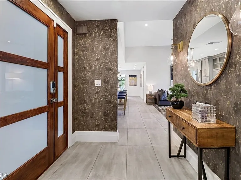 27052 Kindlewood Ln — Photo 6