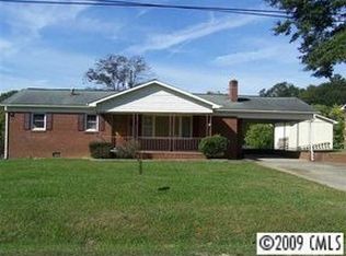 718 S Government St, Lincolnton, NC 28092