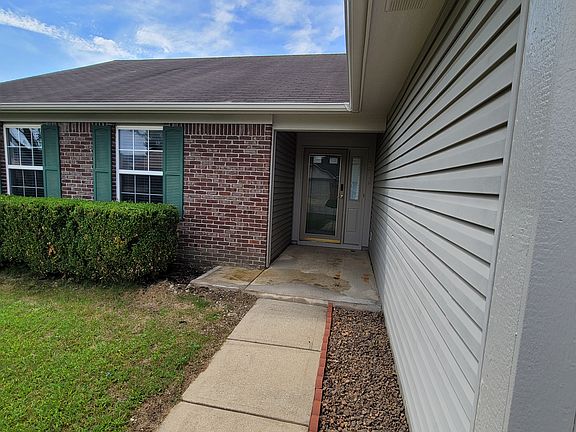 2nd image of 8419 Eagles Nest Dr