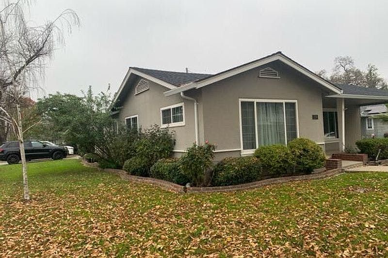 2nd image of 1179 N Country Club Blvd