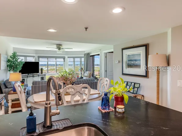 5 Newport Dr APT 2105, Hilton Head Island, SC 29928